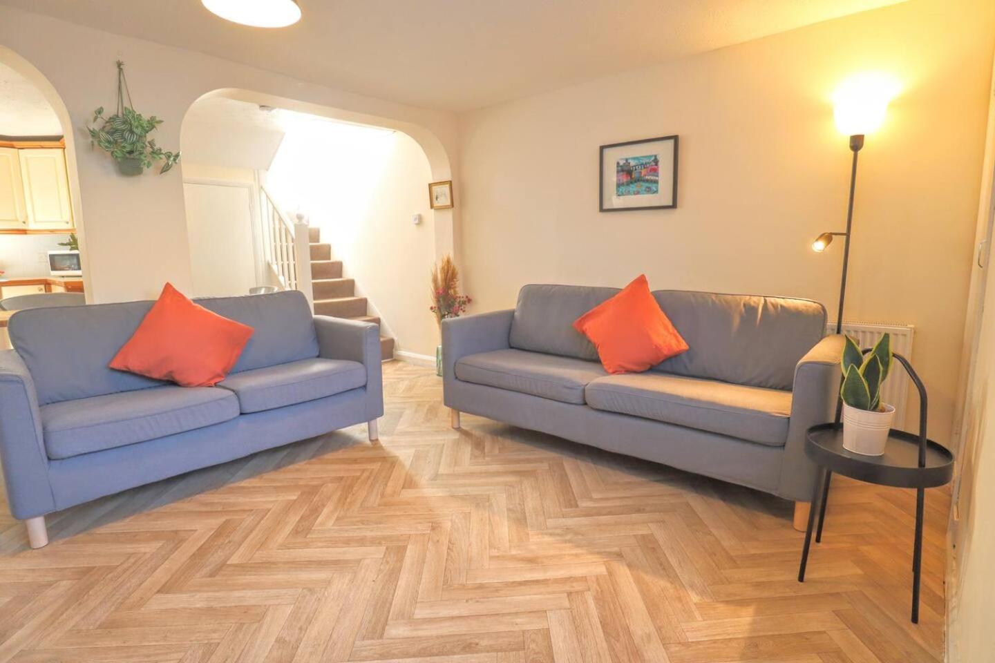 4 Bed Home 3 Mins From Harbour + Sandy Beach Фолькустоун Экстерьер фото